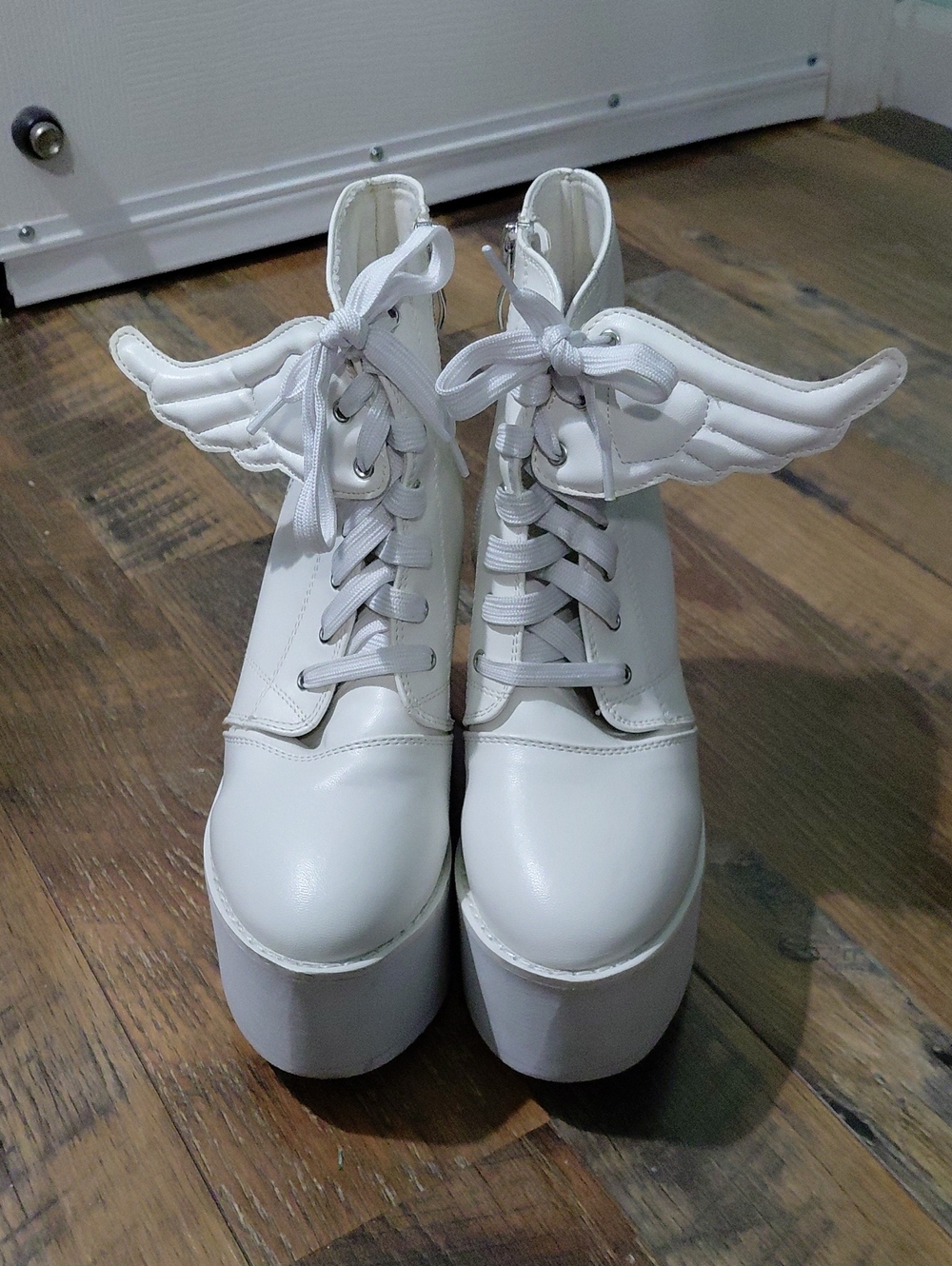 Hot Topic Angelic Platform Booties Lace/Zip. Size 7